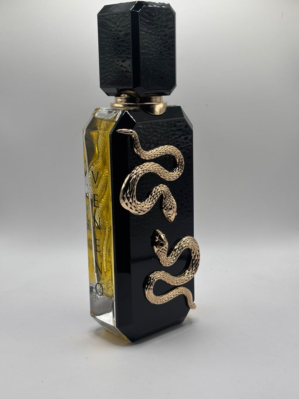 Veneno - French Avenue